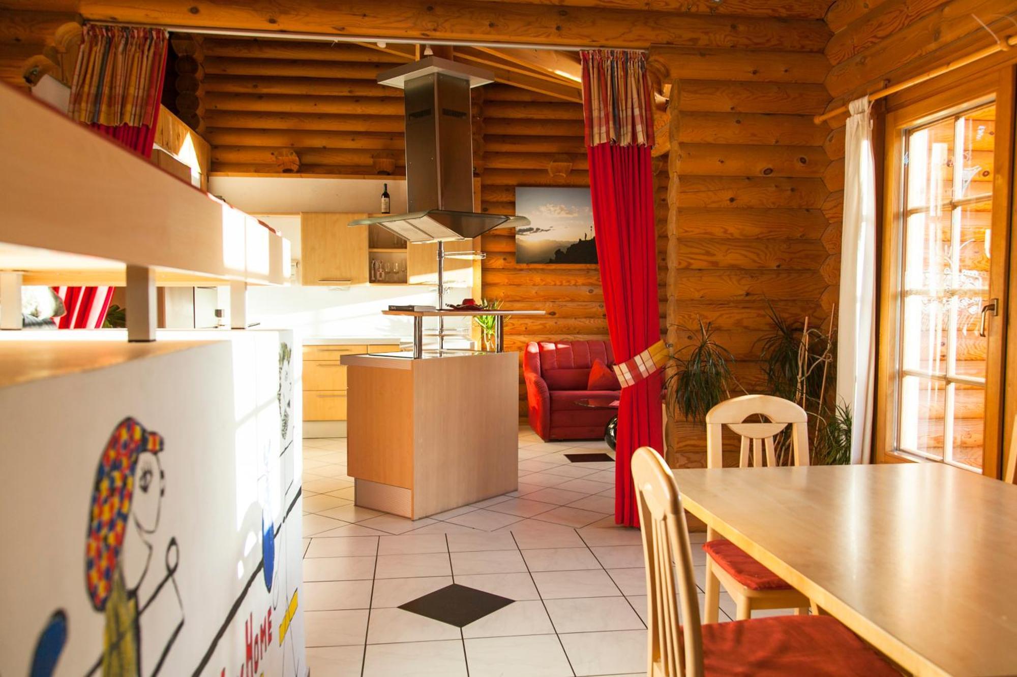 Camping Dreilaendereck Blockhuetten & Apartments Ried im Oberinntal Room photo