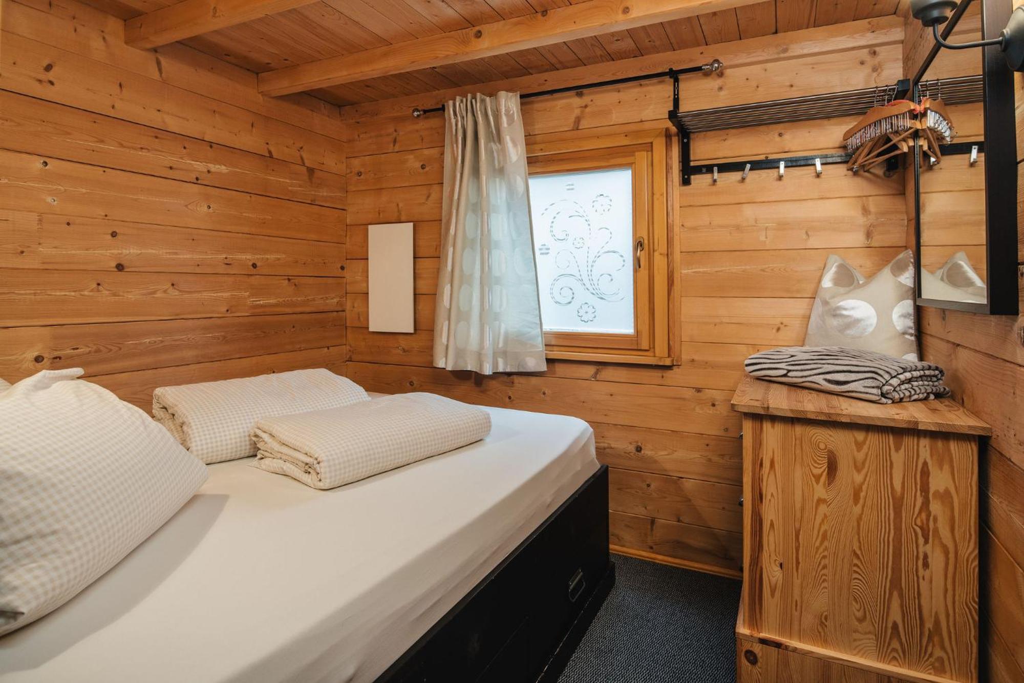 Camping Dreilaendereck Blockhuetten & Apartments Ried im Oberinntal Exterior photo
