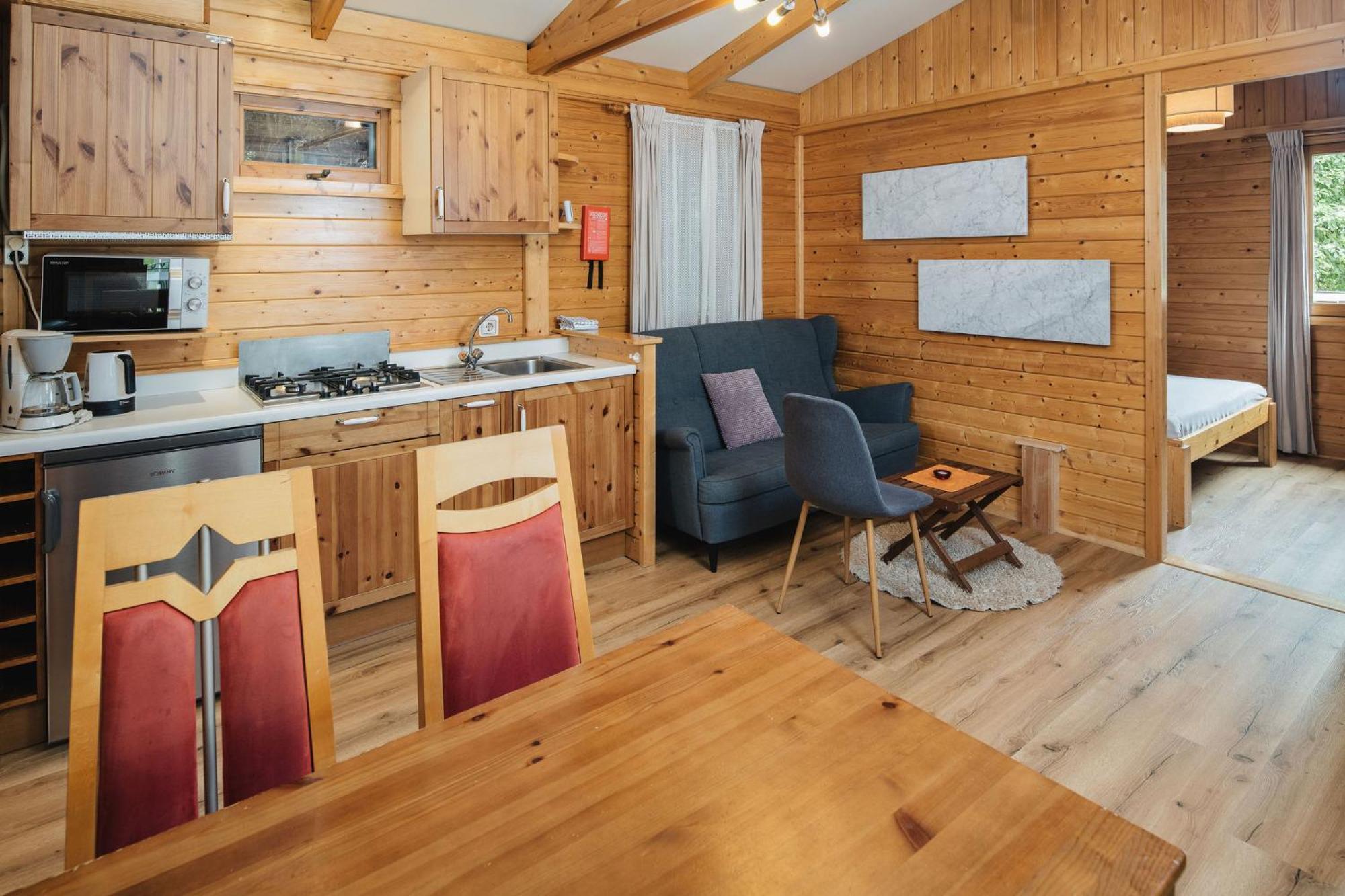Camping Dreilaendereck Blockhuetten & Apartments Ried im Oberinntal Exterior photo